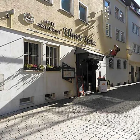 Hotel Ulmer Spatz 2*